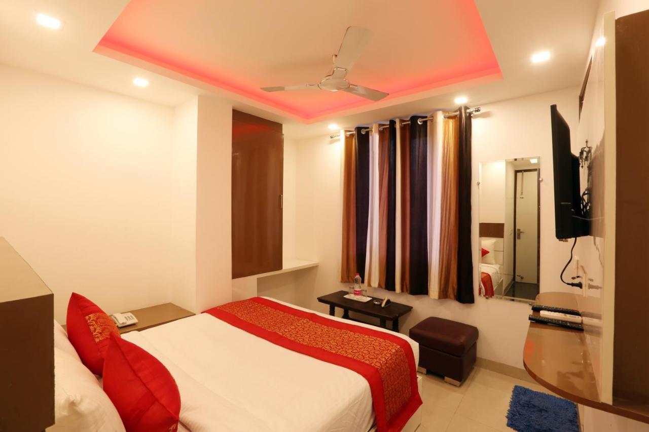 Hotel Ark Wood At Airport New Delhi Exterior photo
