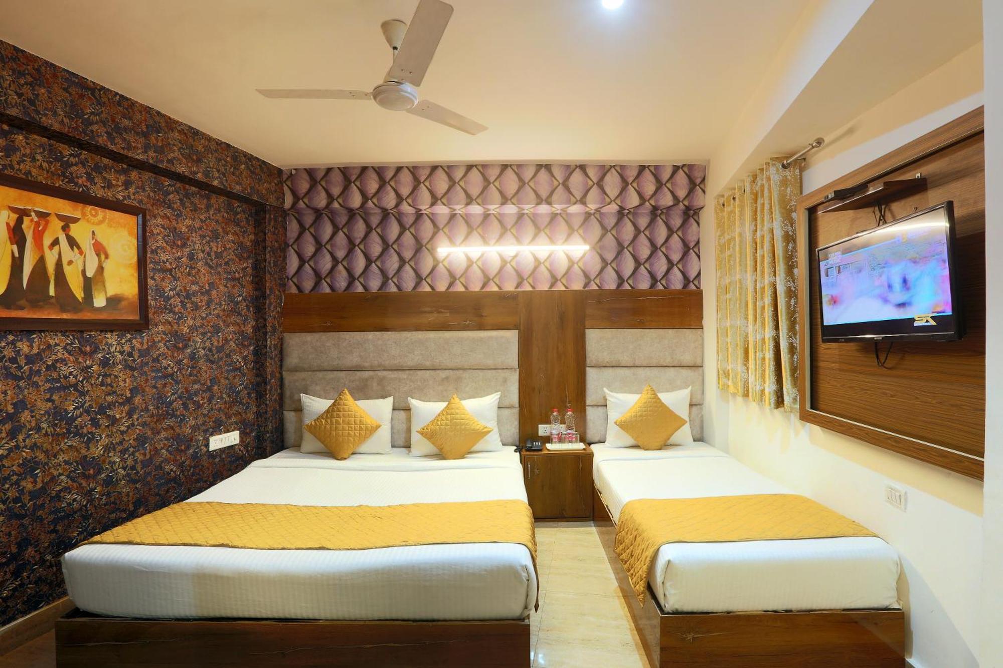 Hotel Ark Wood At Airport New Delhi Exterior photo