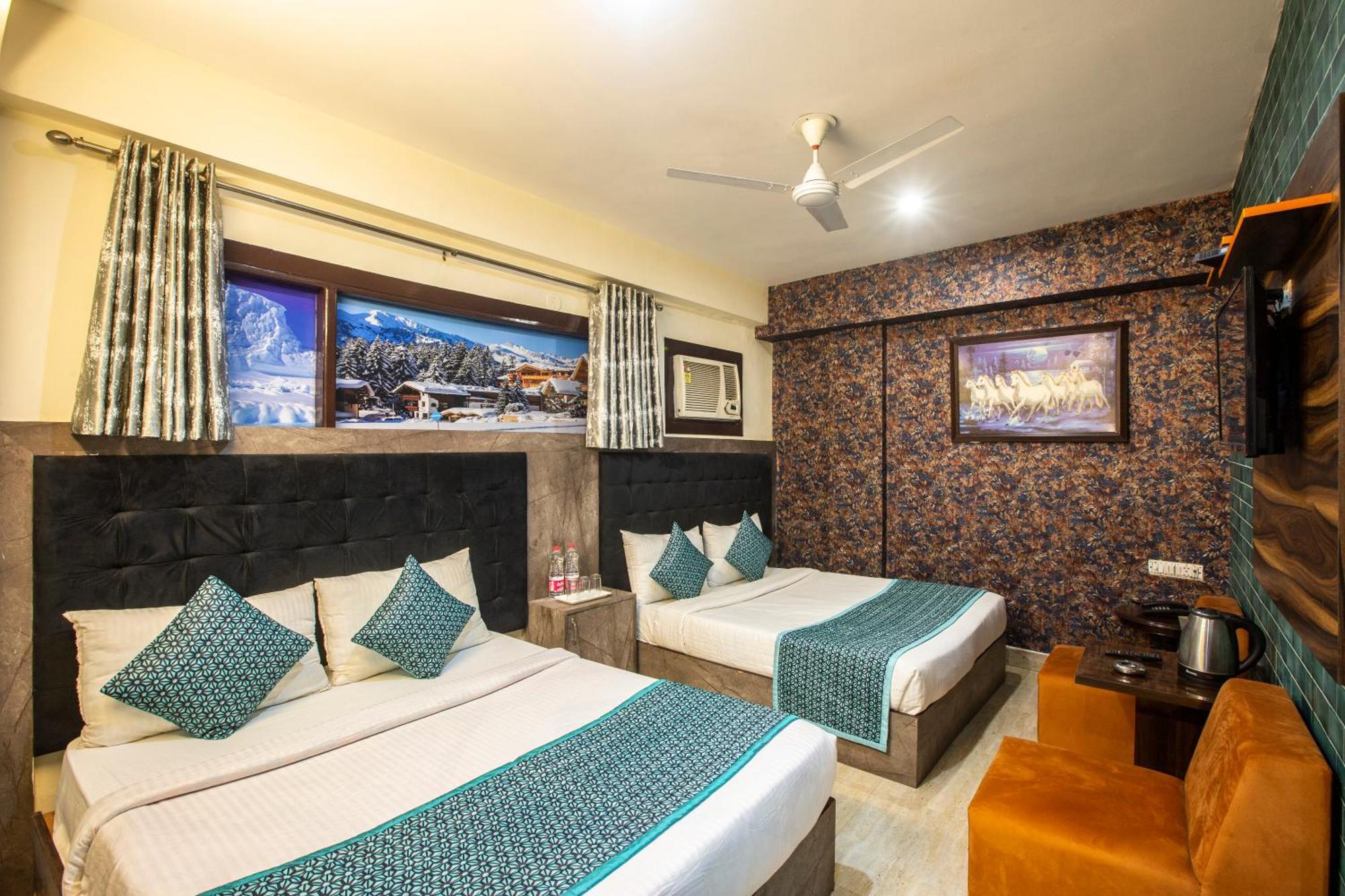 Hotel Ark Wood At Airport New Delhi Exterior photo