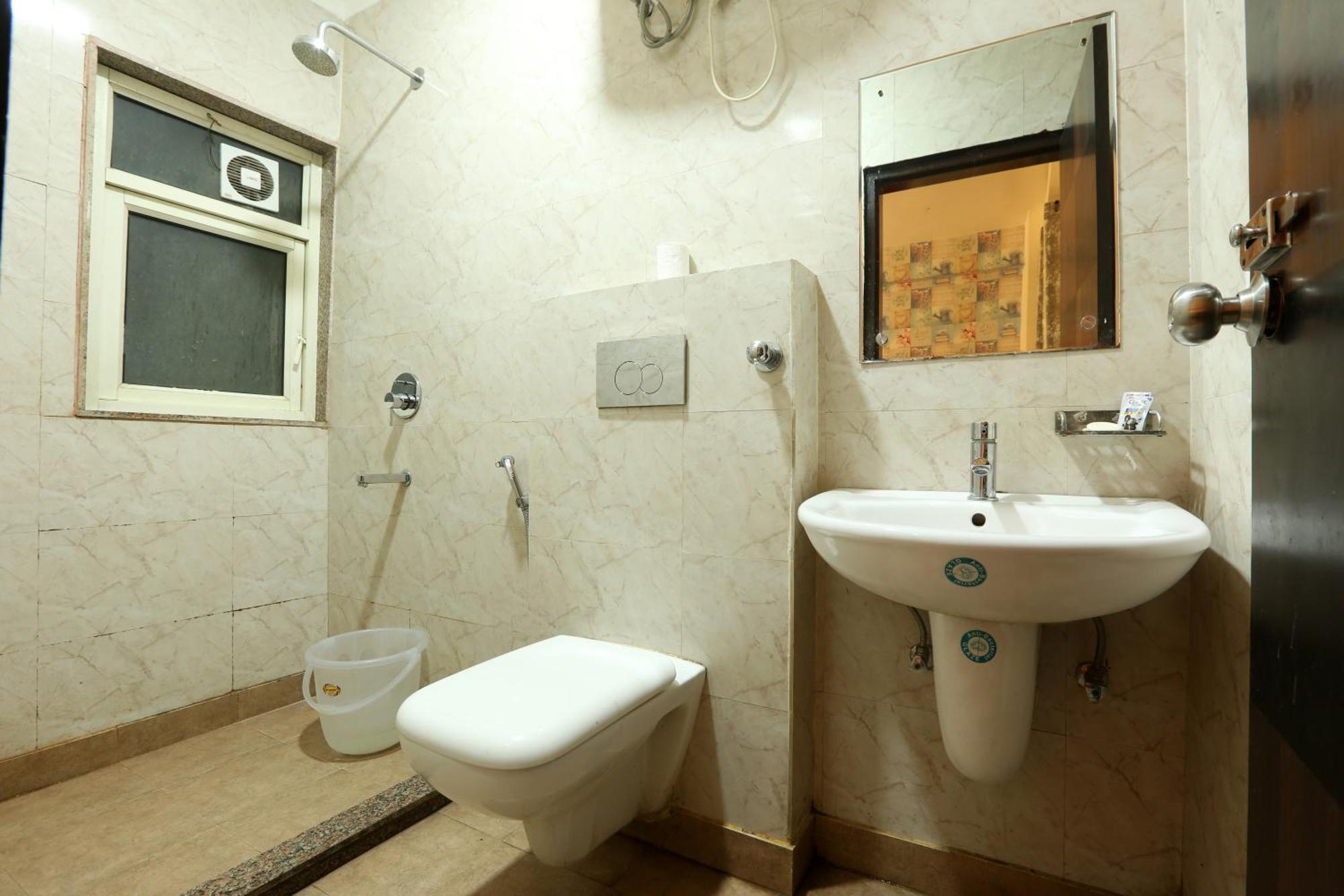 Hotel Ark Wood At Airport New Delhi Exterior photo