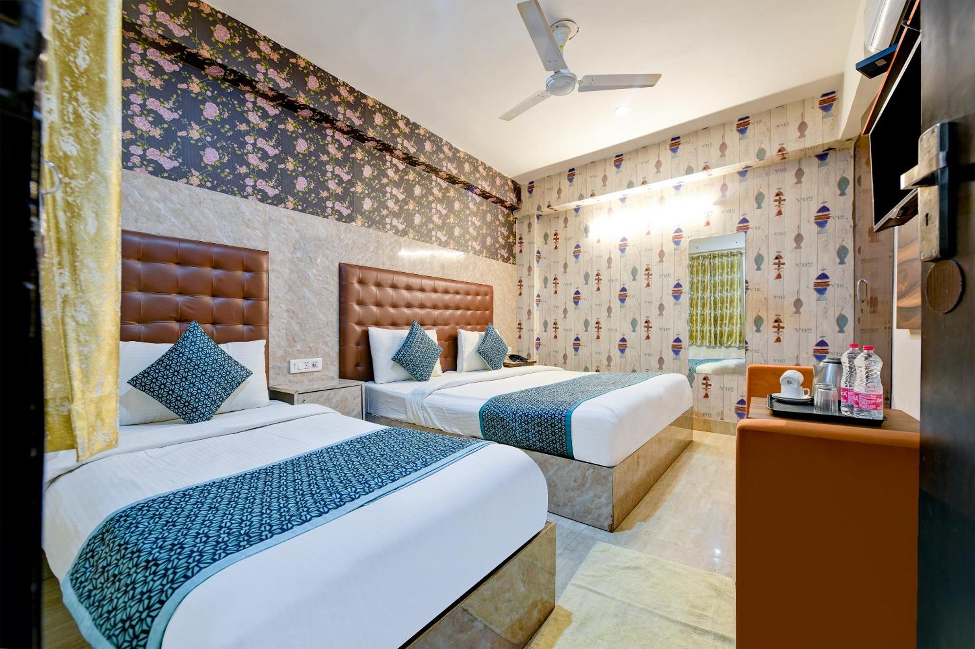 Hotel Ark Wood At Airport New Delhi Exterior photo