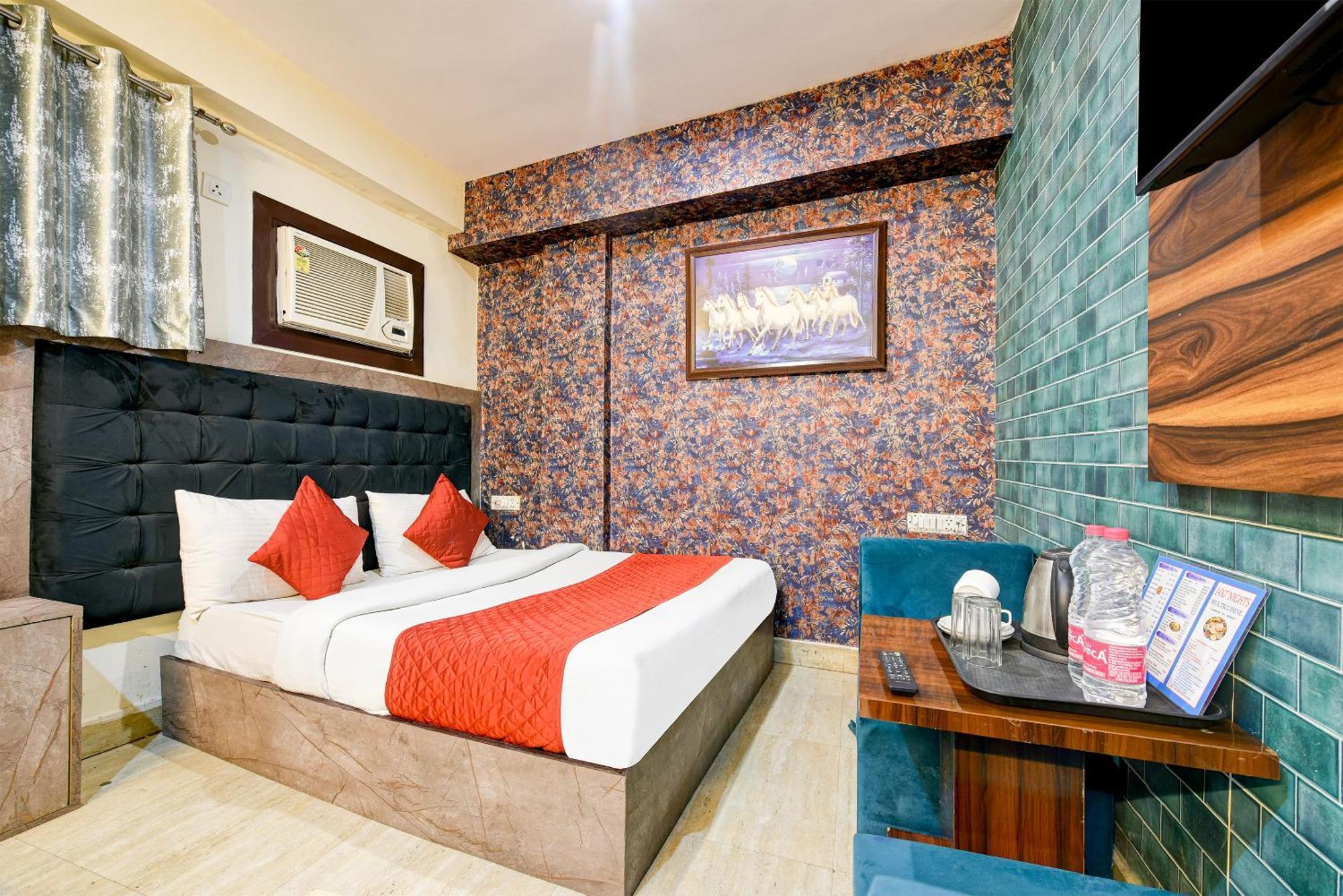 Hotel Ark Wood At Airport New Delhi Exterior photo