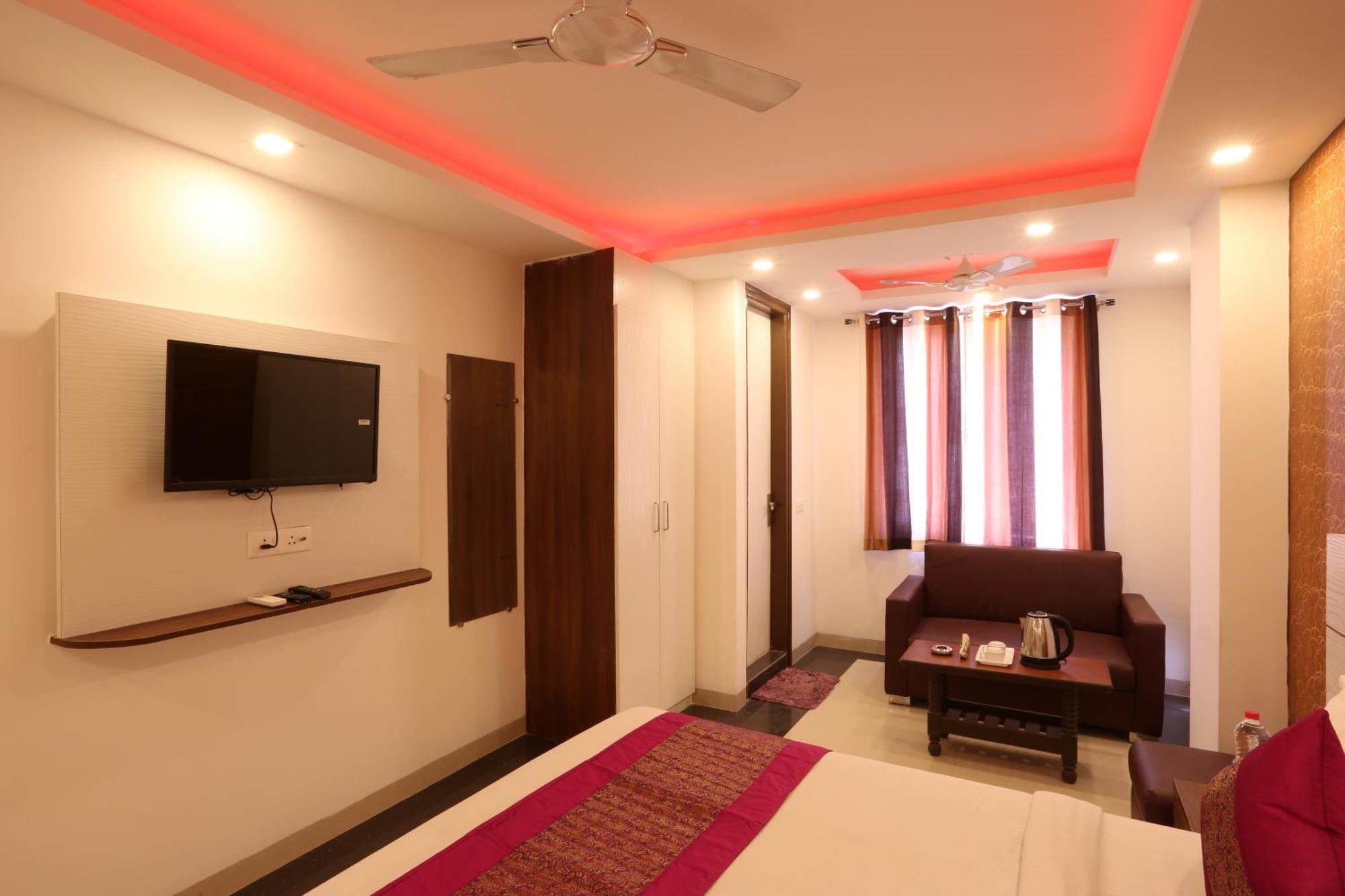 Hotel Ark Wood At Airport New Delhi Exterior photo