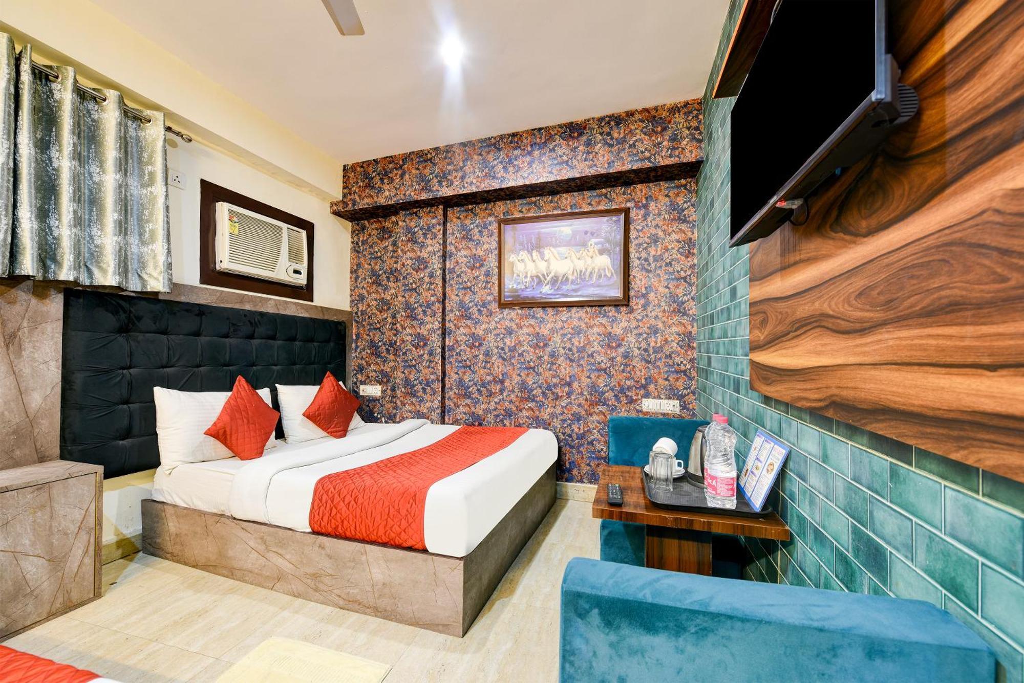 Hotel Ark Wood At Airport New Delhi Exterior photo