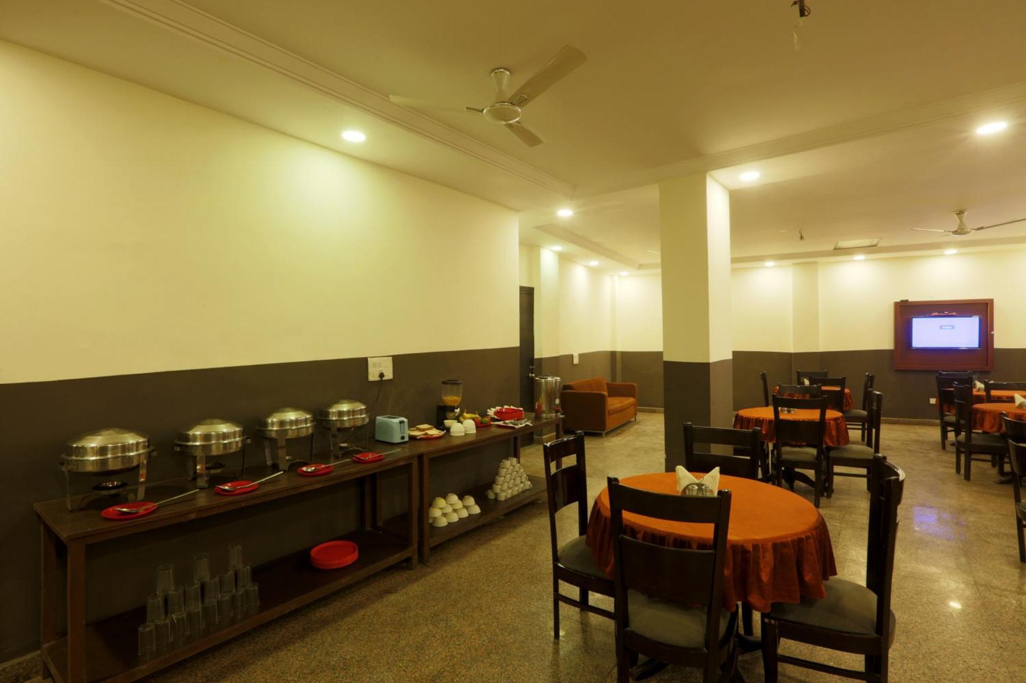 Hotel Ark Wood At Airport New Delhi Exterior photo